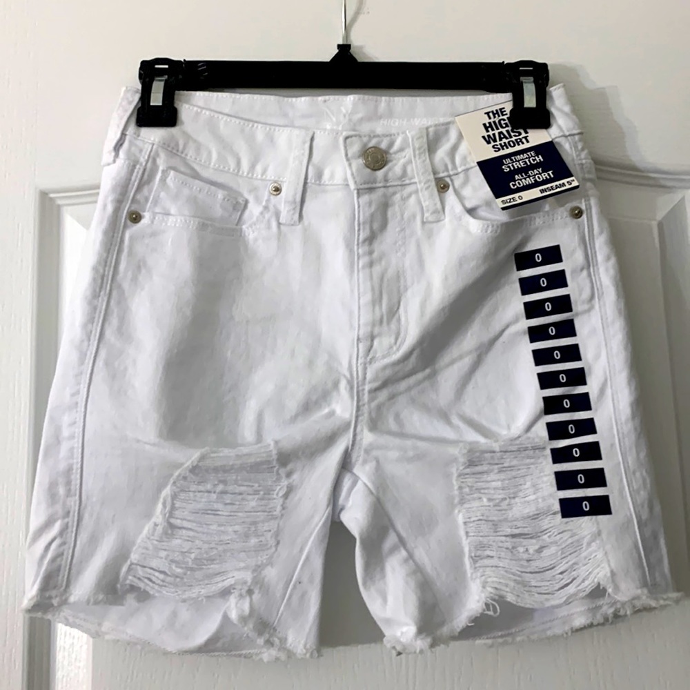White 5inch seam shorts, ny&co, size 0